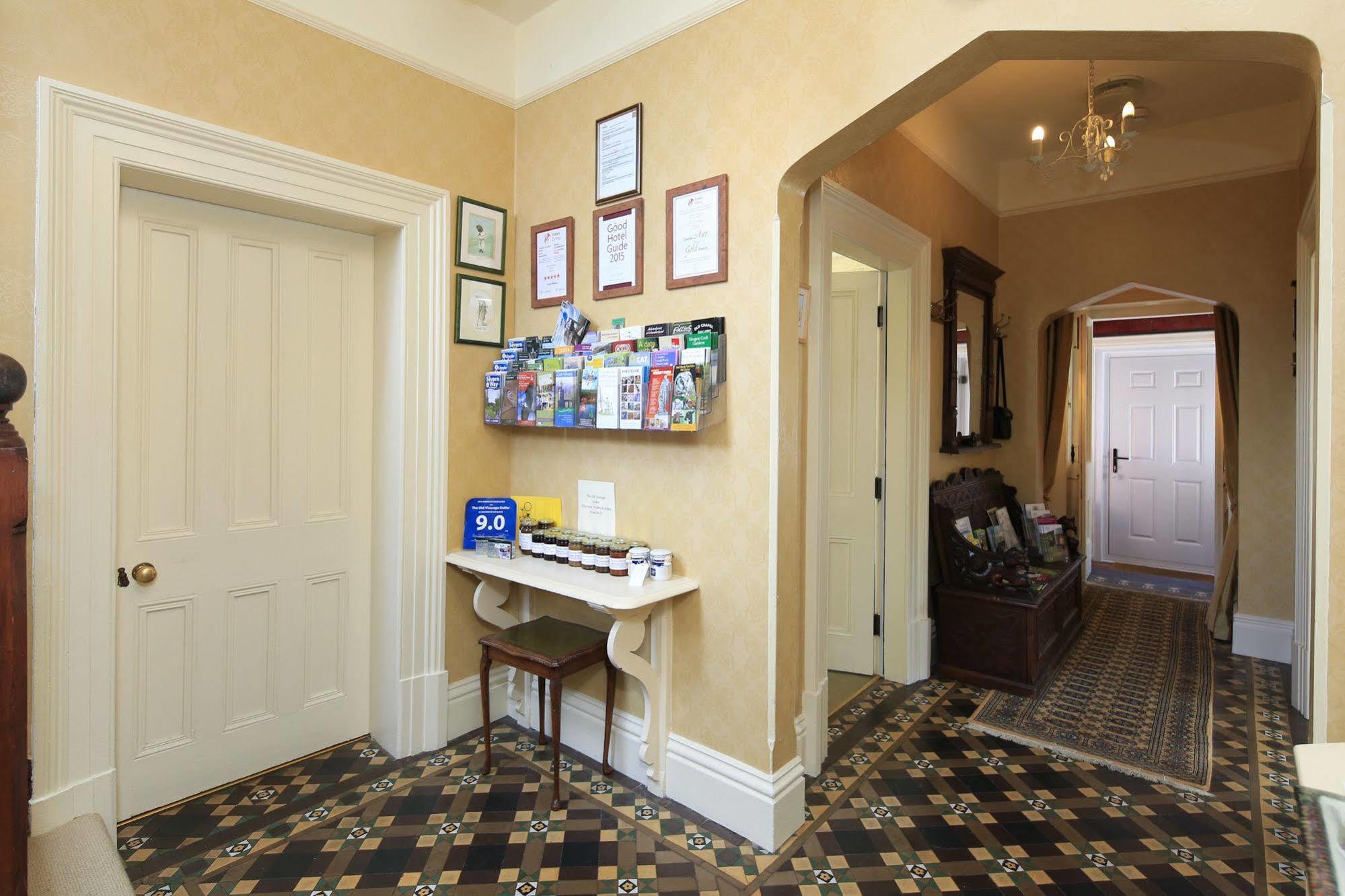 The Old Vicarage Dolfor Hotel Newtown  Ngoại thất bức ảnh